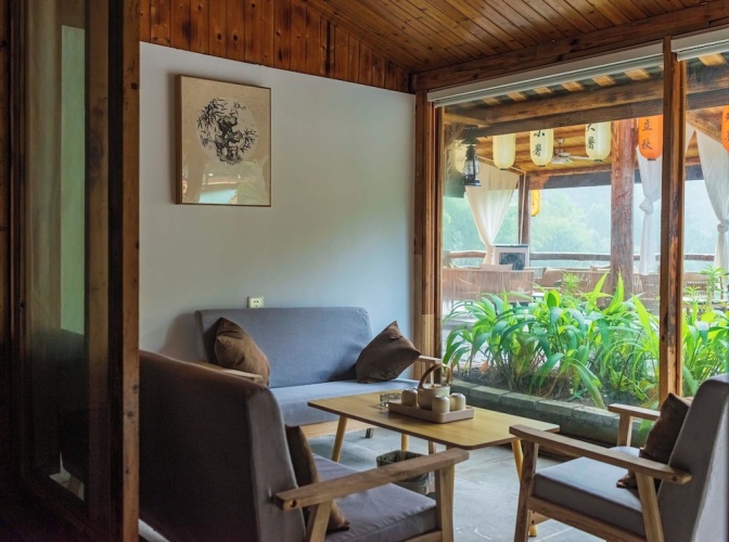 Standard Twin room with mountain view