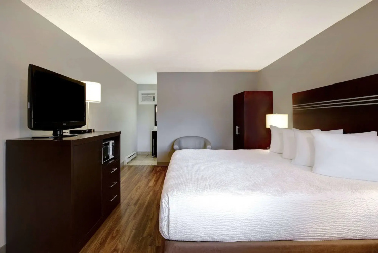 Days Inn by Wyndham Vernon