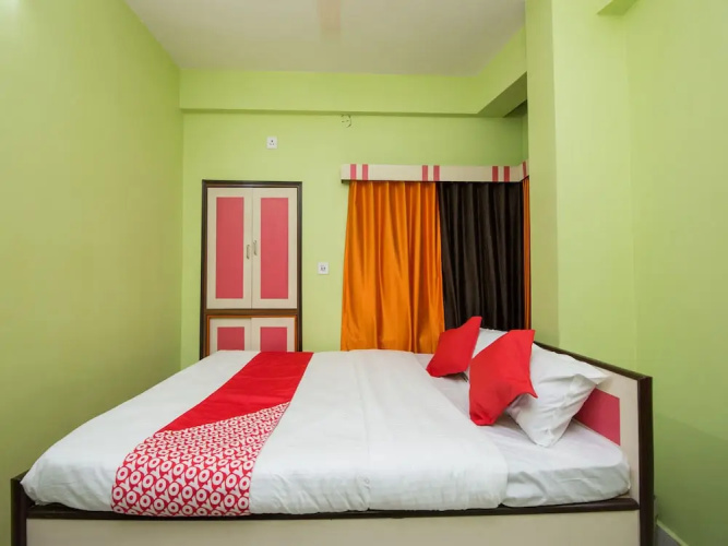 OYO 12803 Moon Light Hotel