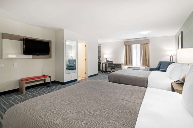 Standard Quadruple room