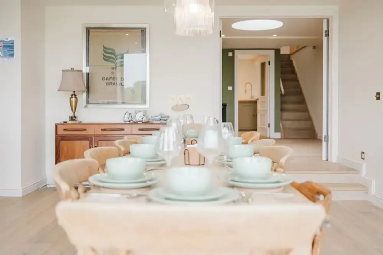 Mulberry Cottage 5BD in Wiltshire