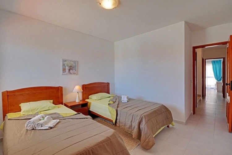 2 Bedrooms Apartment with sea view