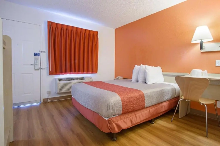 Standard Double Suite