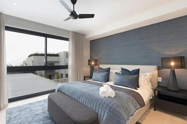 Oceanview Secure 3bed Apt Sea Point Marlo Breeze