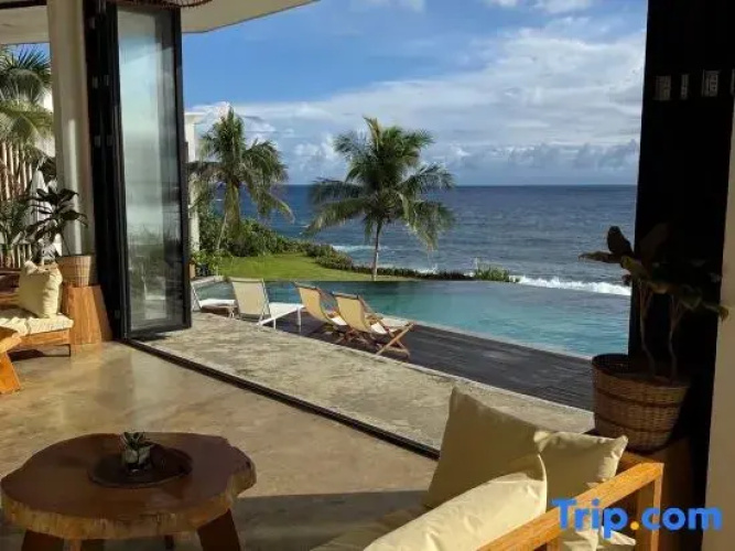 Trogon's Perch Clifftop Oceanfront Resort