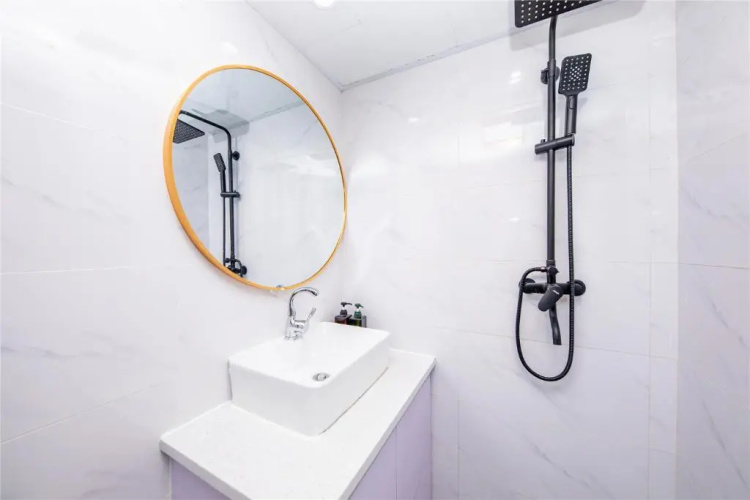 Baihong.Riverview Apartment