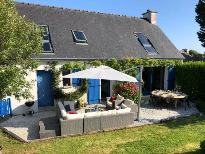 5 Bedrooms Cottage