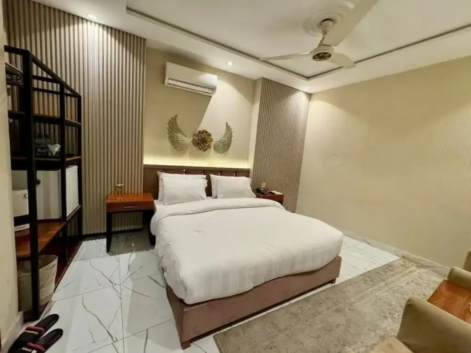 Shelton Boulevard Hotel Lahore