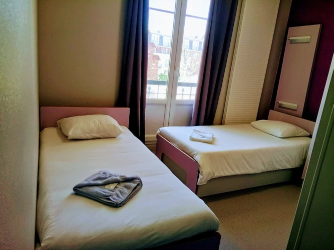 Standard Twin room with balcony
