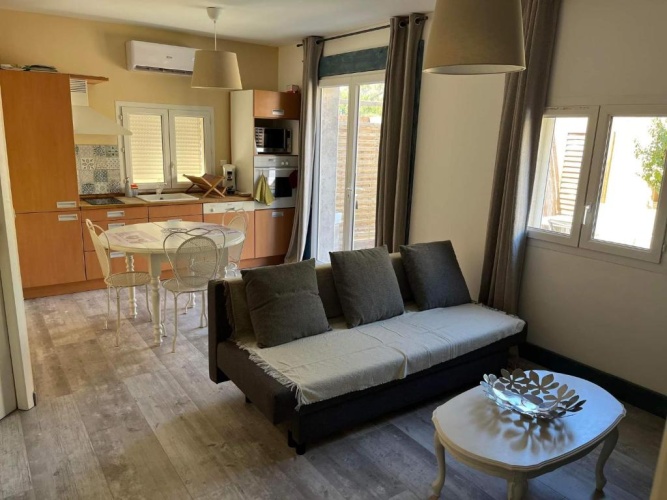 4 Bedrooms Cottage