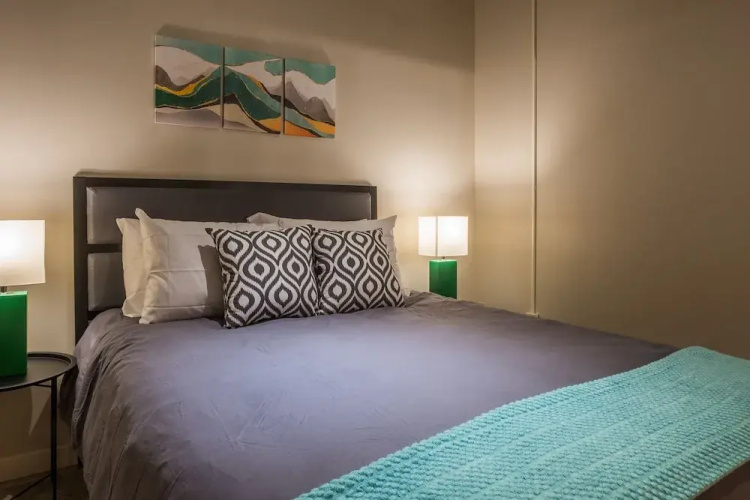 Bright Apartments on Allegheny River