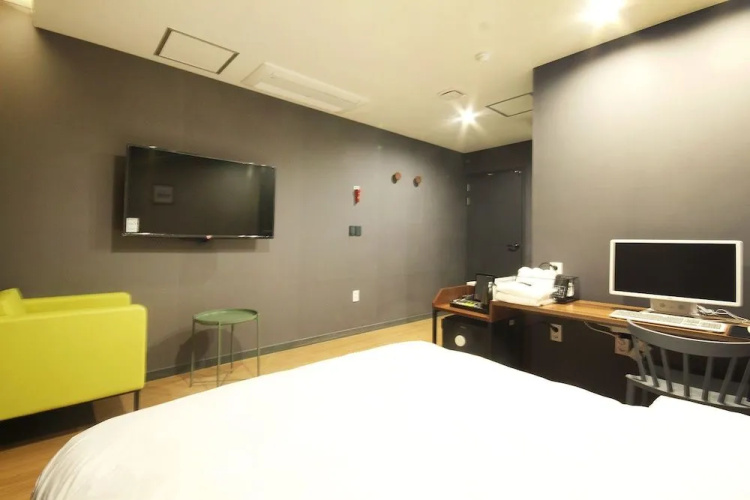 Changwon Myeongseo-dong No. 25 Hotel Convention Branch