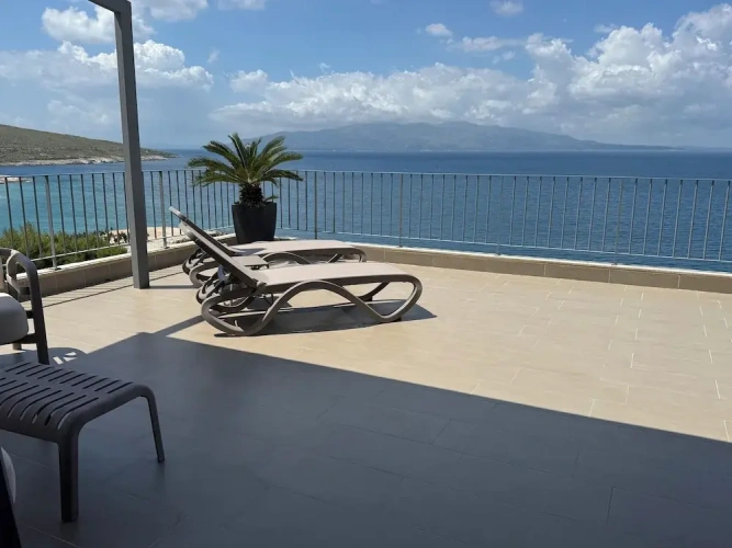1 Bedroom Suite with balcony and with sea view