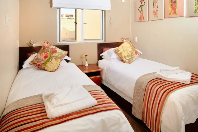 Chakas Rock Chalets