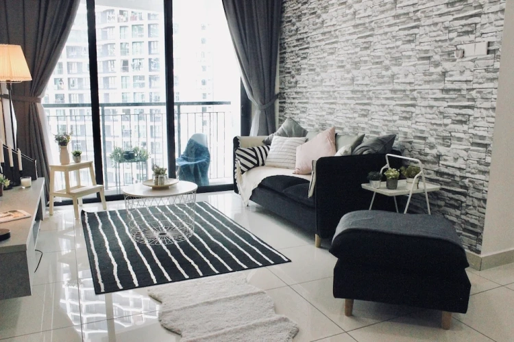 3 Bedrooms Apartment