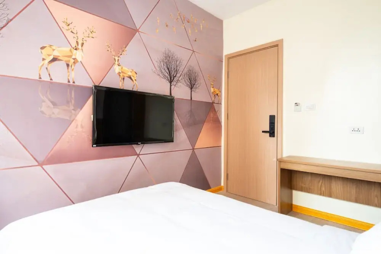 Home me Hotel