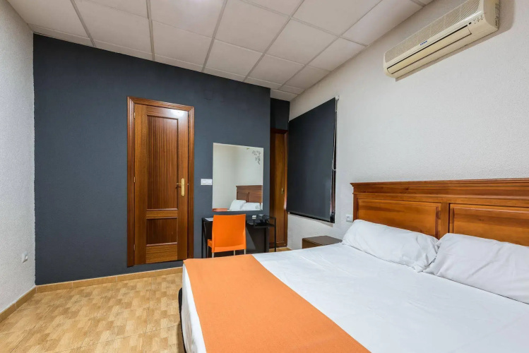 KUBIK Hotel