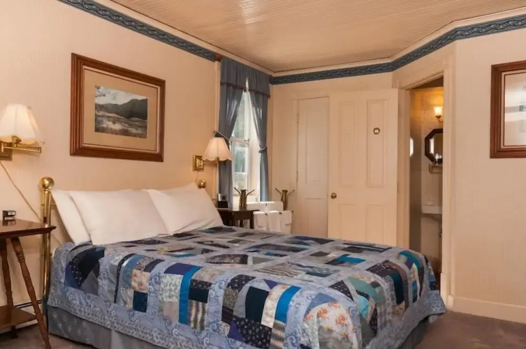 Orcas Hotel