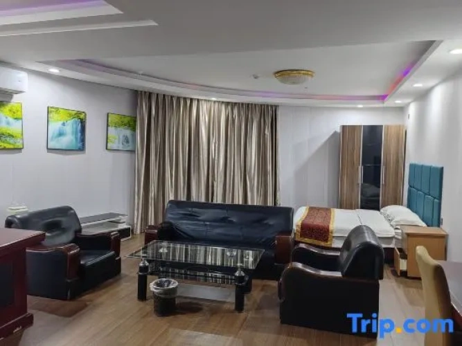 Business Quadruple Suite