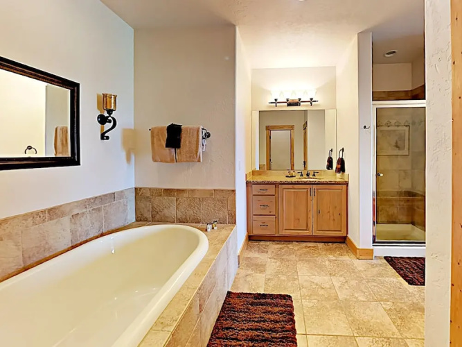 580 Granby - 3 Br Home