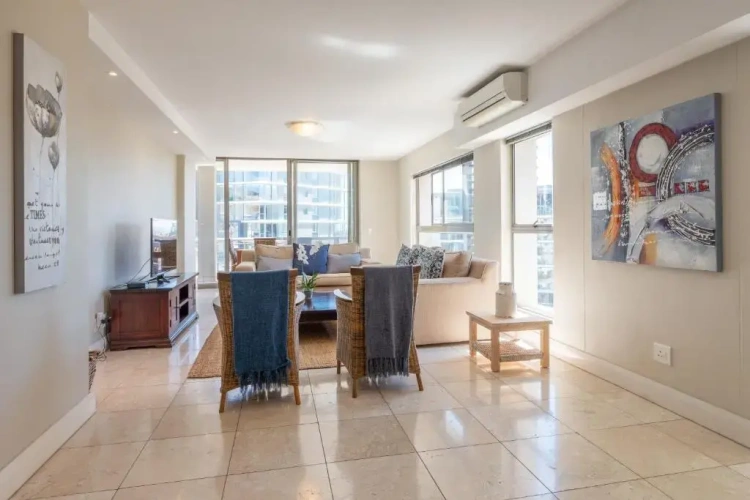 2 Bedrooms Apartment