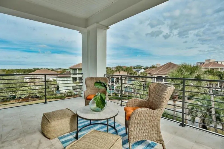 Beaches Be Sippin by Five Star Properties