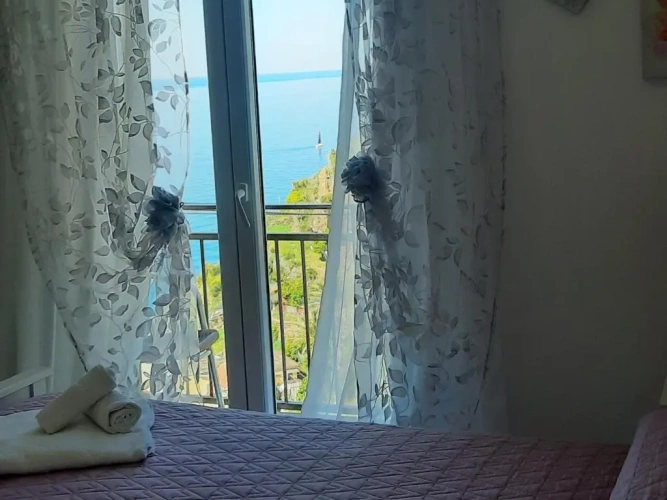 Deluxe Double room with balcony and with sea view