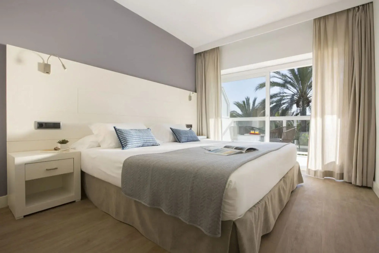 Las Gaviotas Suites Hotel