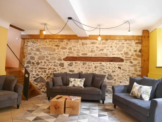 3 Bedrooms Cottage