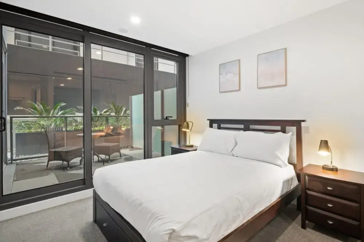 Bright 2-bed Flat With Cityside Charm