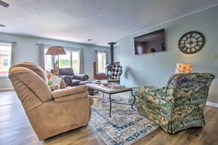 Charming Choteau Apartment: Central Location!