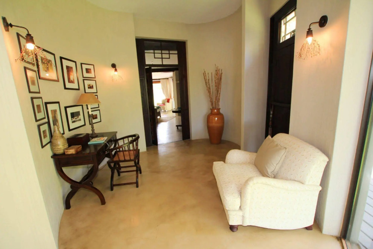 Jacana Lodge