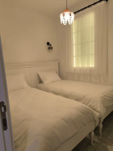 Economy Suite