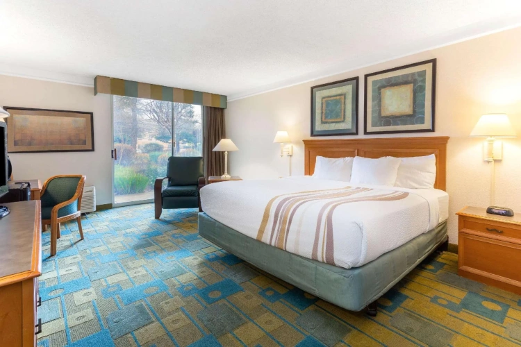 Deluxe Double room with courtyard view