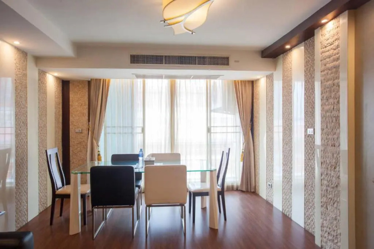 7C - 2 Bedroom Downtown Apartment With Shared Pool