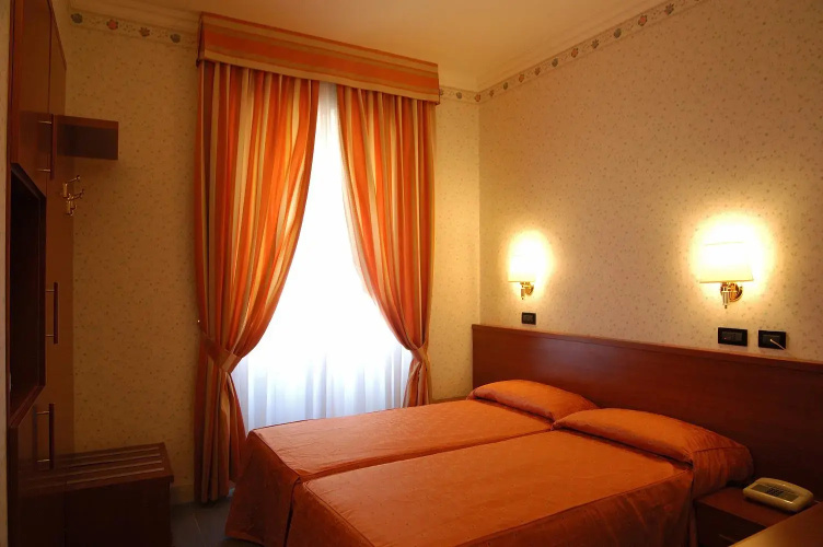 Hotel Dina