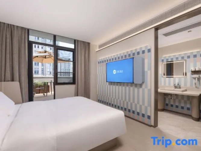 Standard Double room with view
