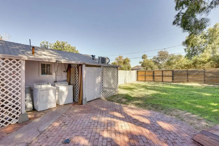 5 Mi to Dtwn: Pet-friendly Phoenix Studio w/ Yard