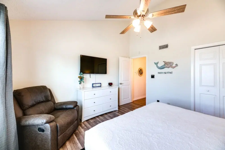 Pier & Pool Access: Bayfront Rockport Escape!