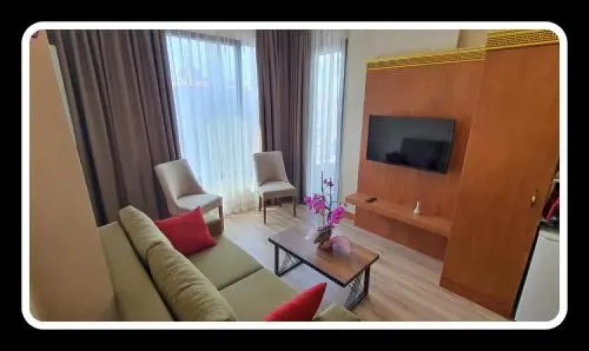 MB Deluxe Suite Hotel