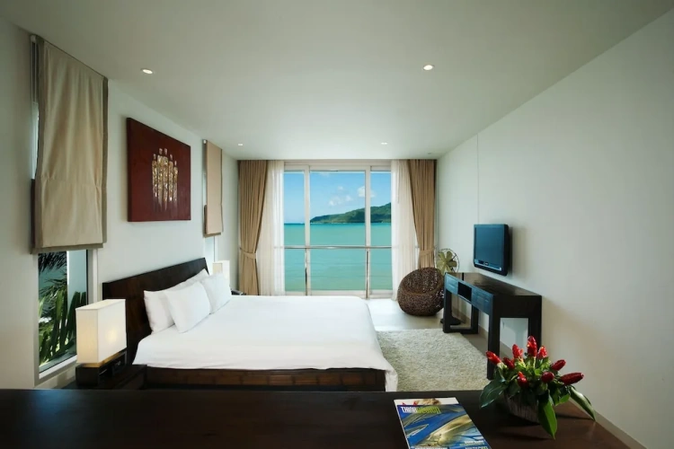 1 Bedroom Apartment with ocean view