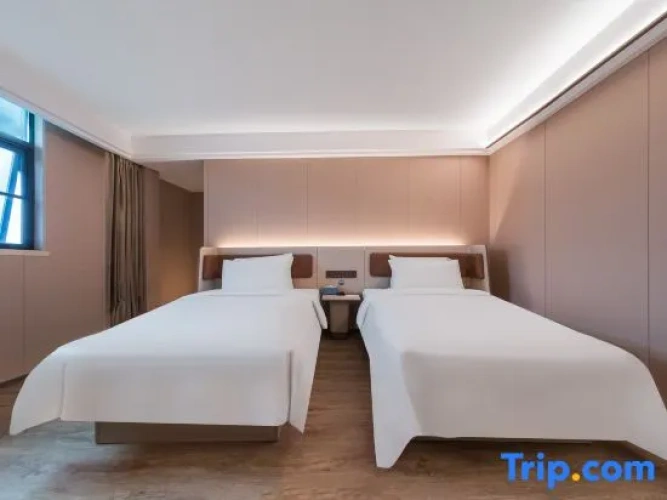 Standard Twin Family room