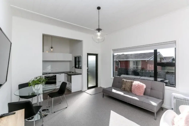 2 Bedrooms Apartment