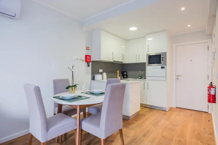 1 Bedroom Apartment