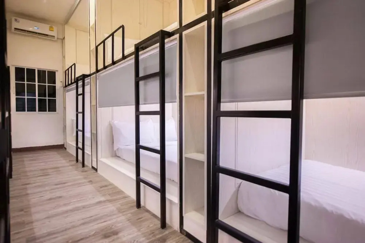 comfy crib hostel
