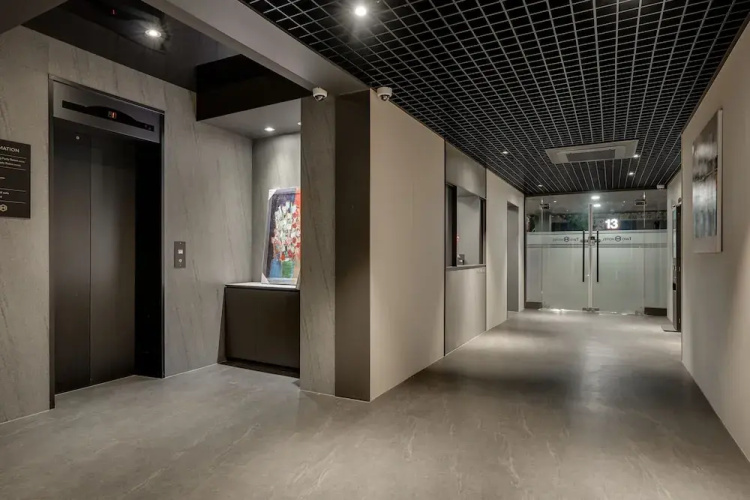 Two H Hotel