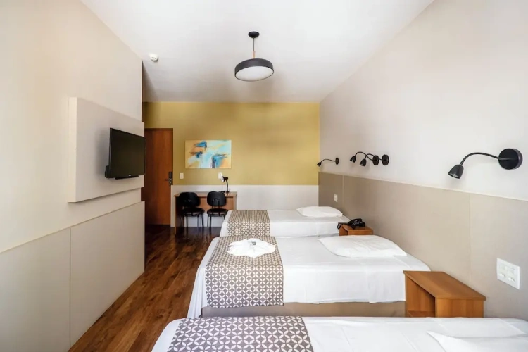 Standard Triple room
