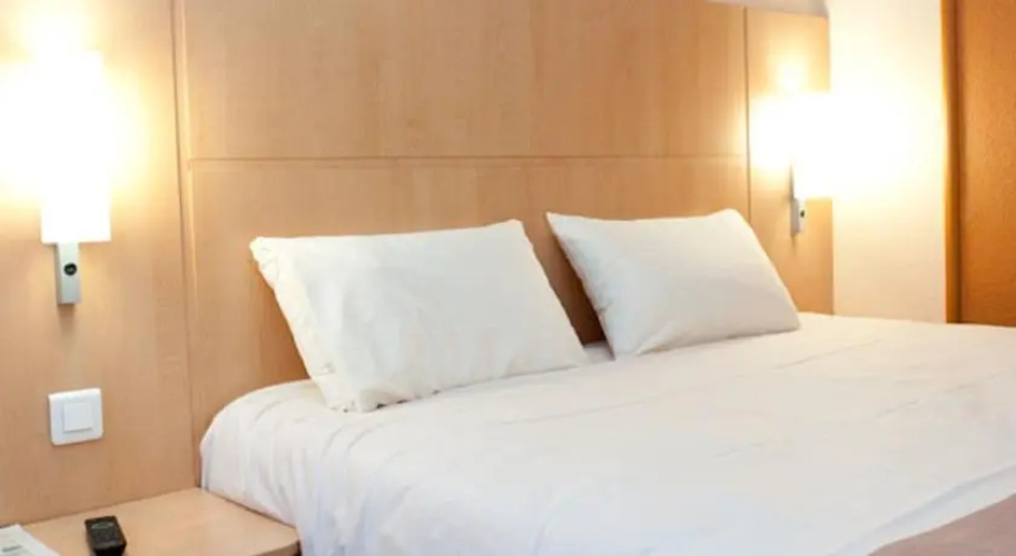 Egg Hotel Gonesse