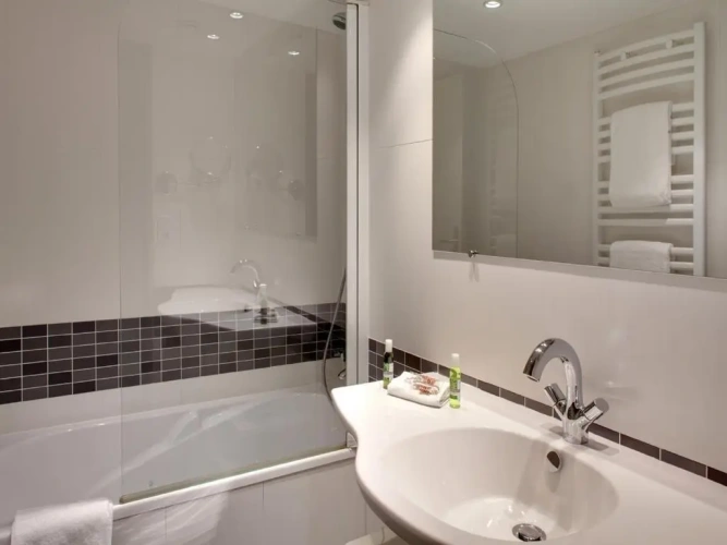 Standard Double room with city view