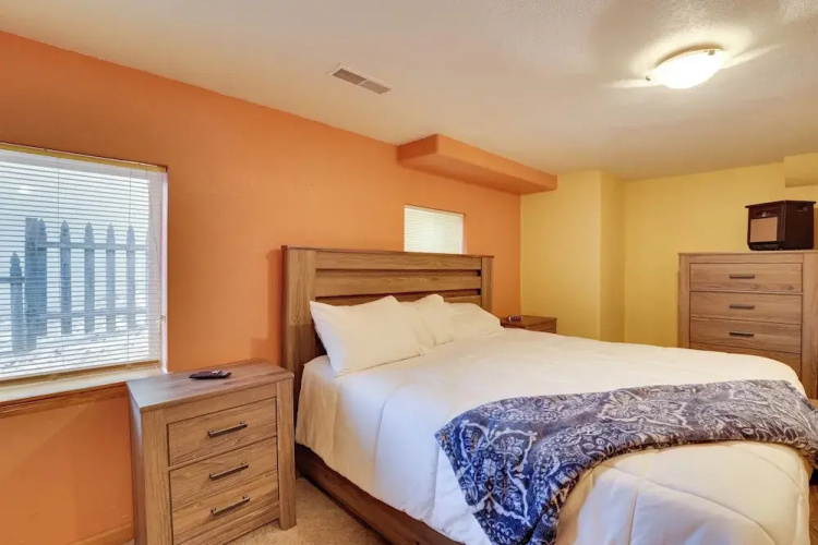 Lead Apartment ~ 5 Mi to Terry Peak Skiing!